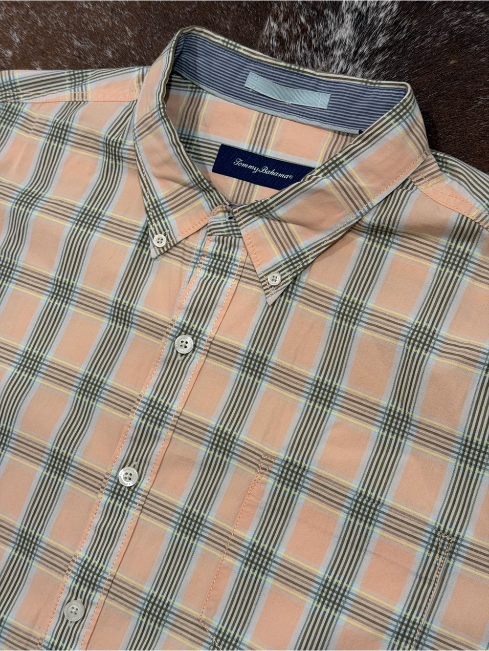 Tommy Bahama Men’s XXL Peach Plaid Short-Sleeve Shirt